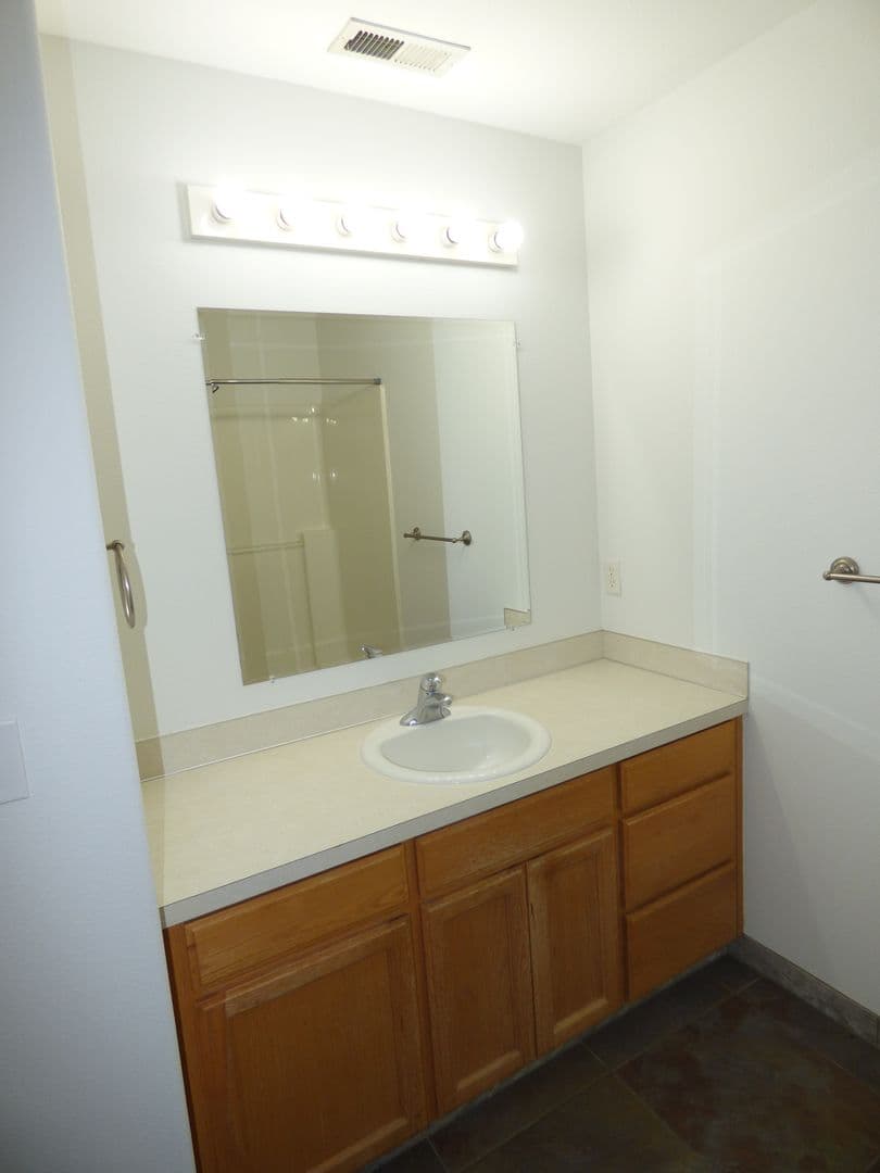 Amity Apartment: 102/104/106 Rice LN