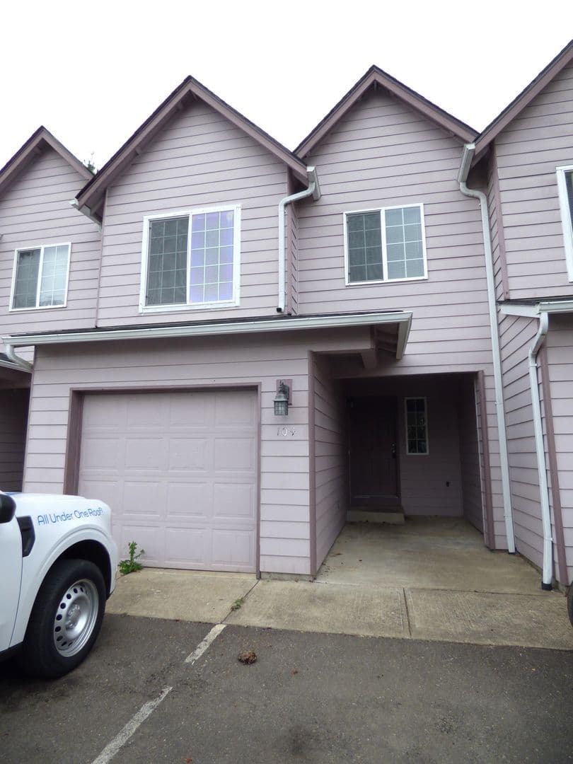 Amity Apartment: 102/104/106 Rice LN