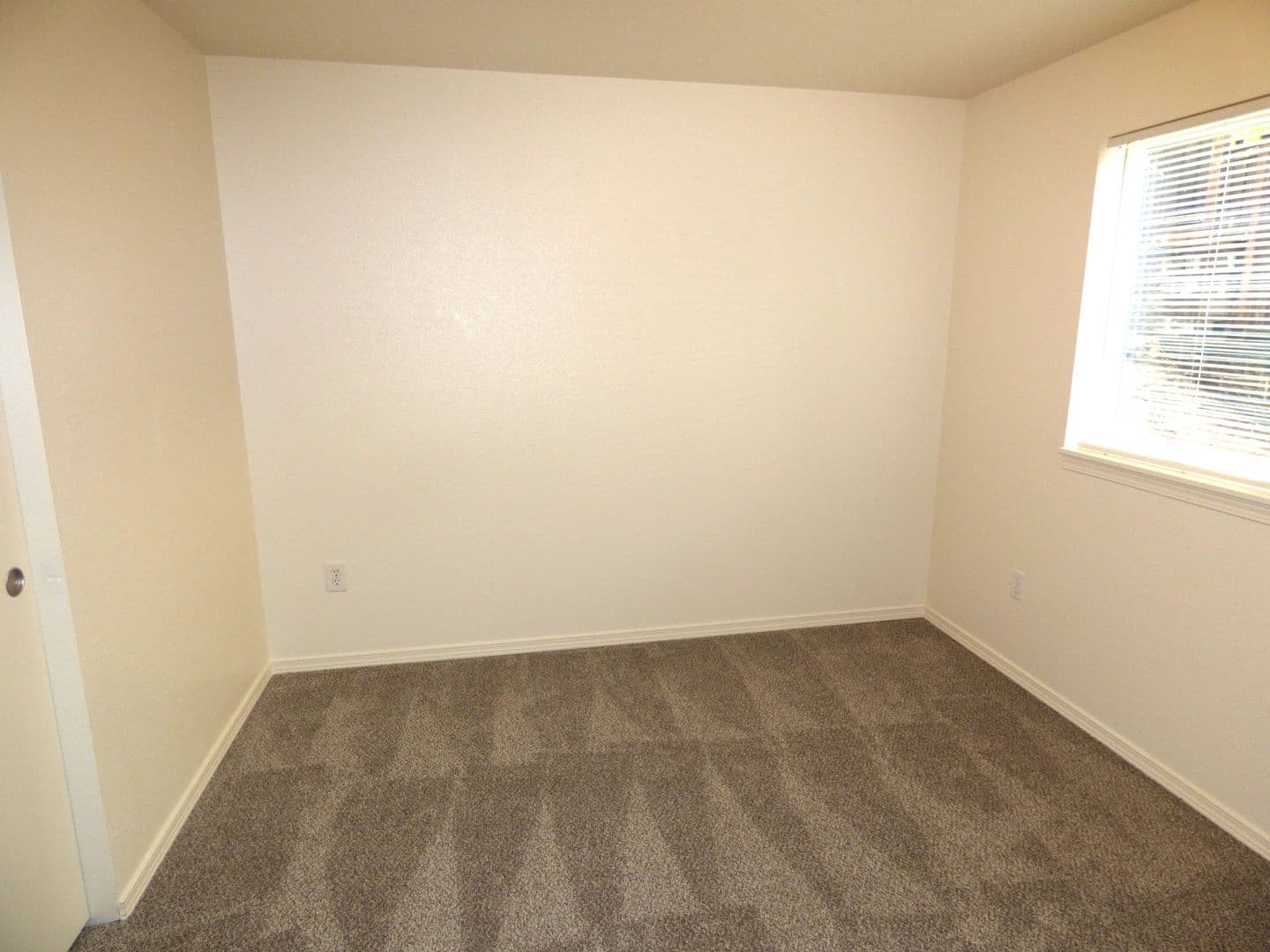Salem Apartment: 228 Stoneway Dr NW #100