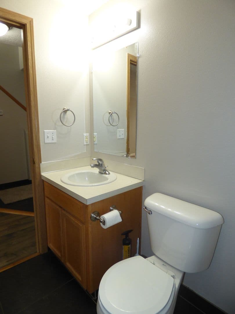 Amity Apartment: 102/104/106 Rice LN