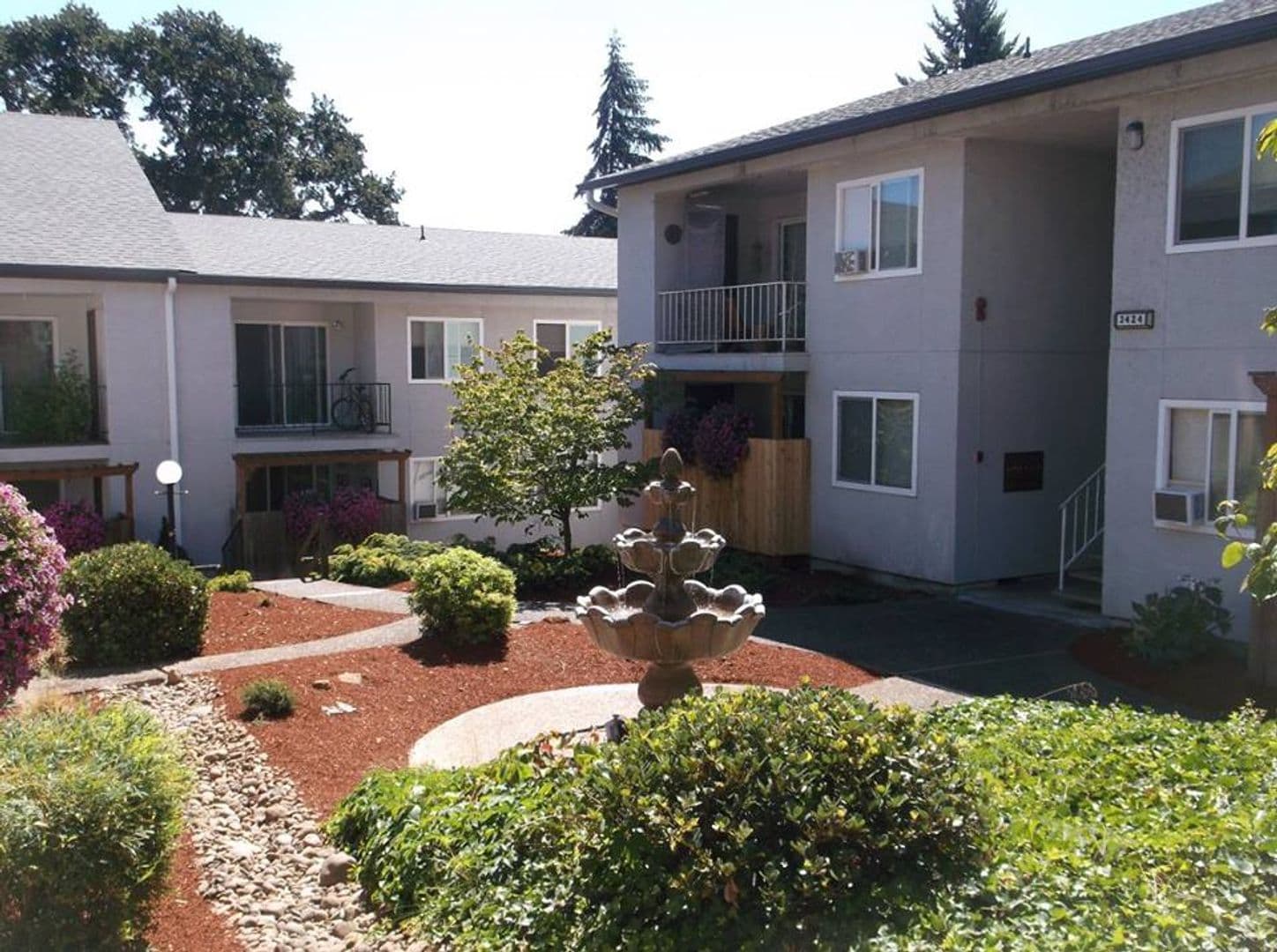 Salem Apartment: 3414 Liberty Rd S #27
