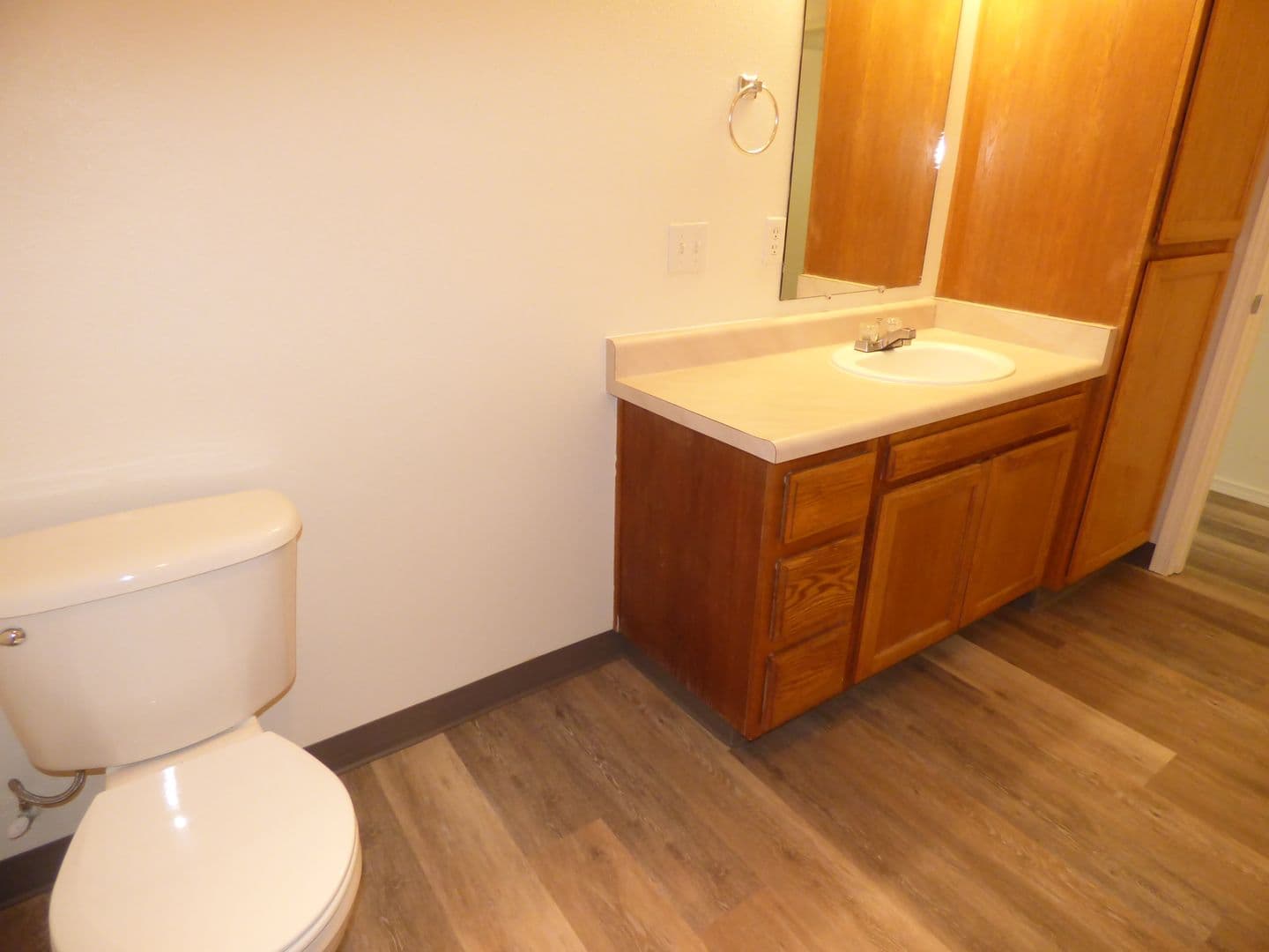 Salem Apartment: 228 Stoneway Dr NW #100