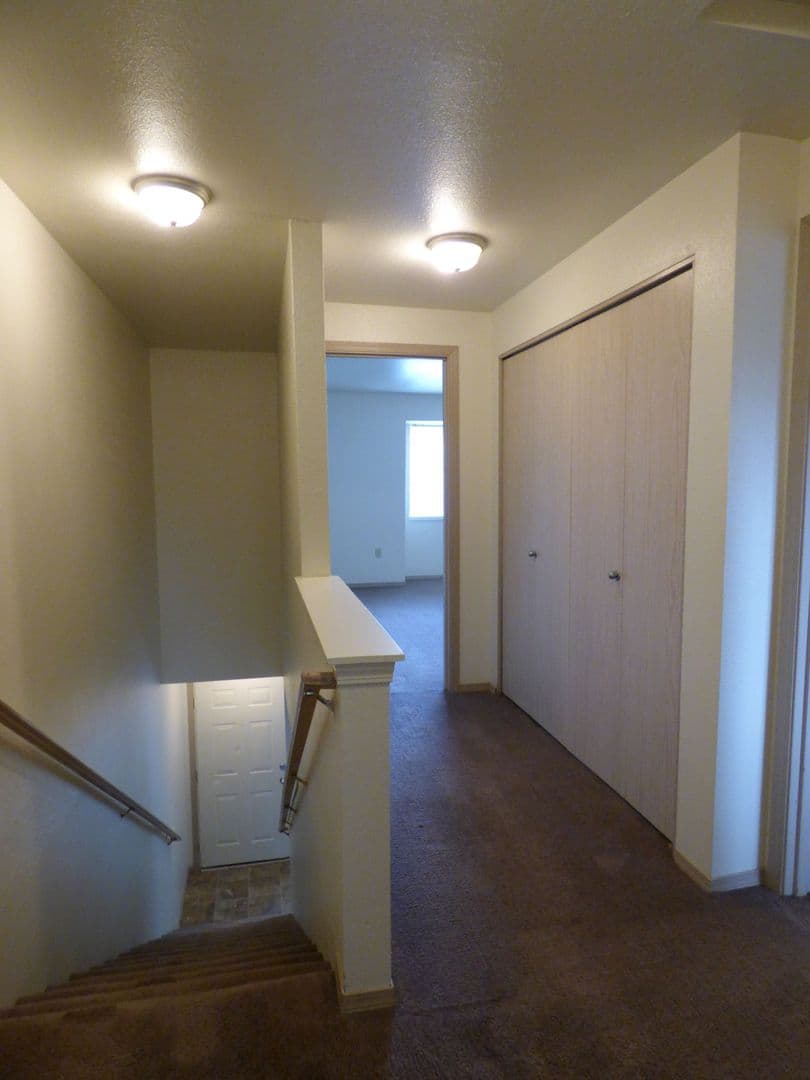 Lebanon Apartment: 901-1021 E Grant St