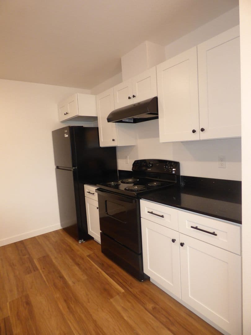 Lebanon Apartment: 50 Market St