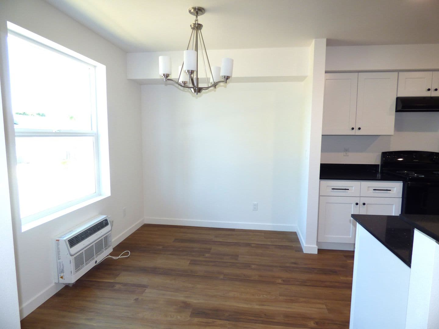 Lebanon Apartment: 50 Market St