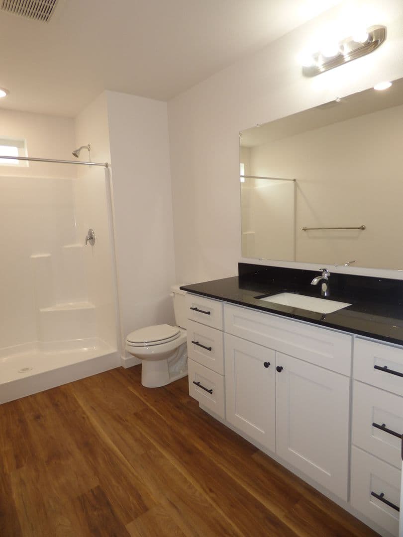 Lebanon Apartment: 50 Market St
