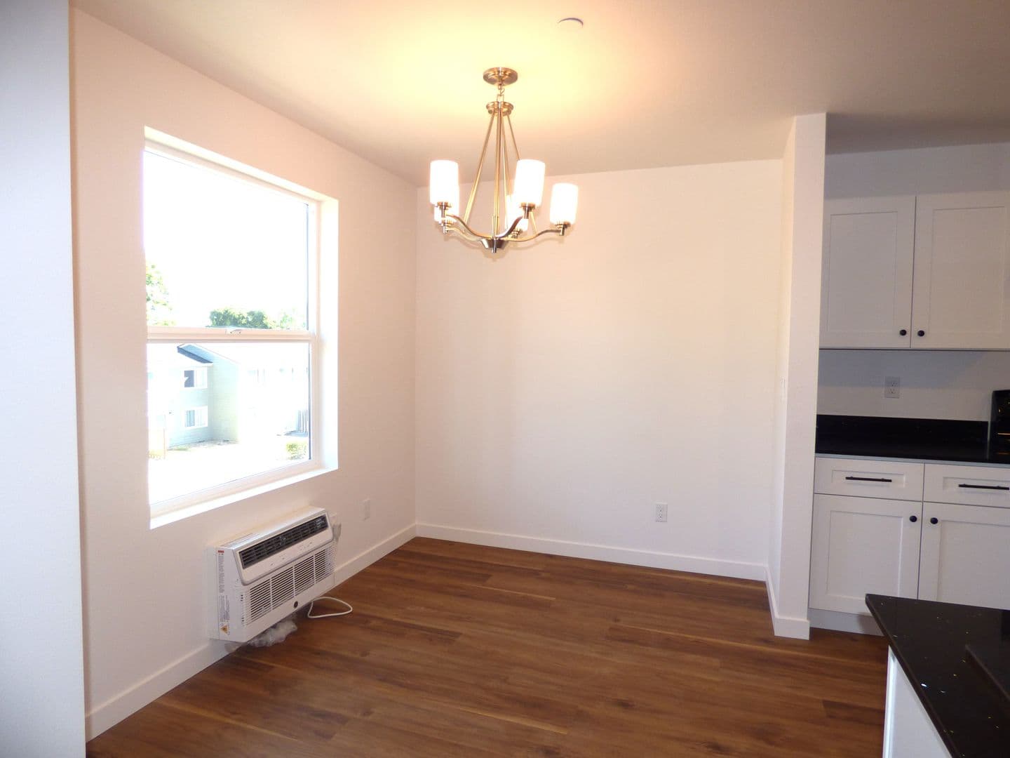 Lebanon Apartment: 50 Market St