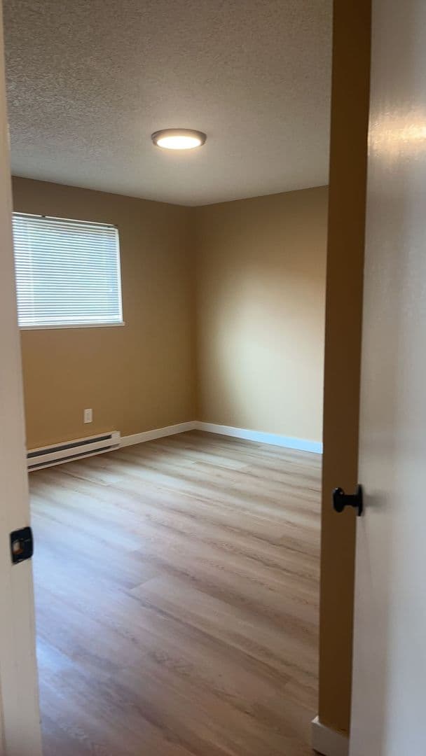 Salem Apartment: 3395 3rd Ave SE