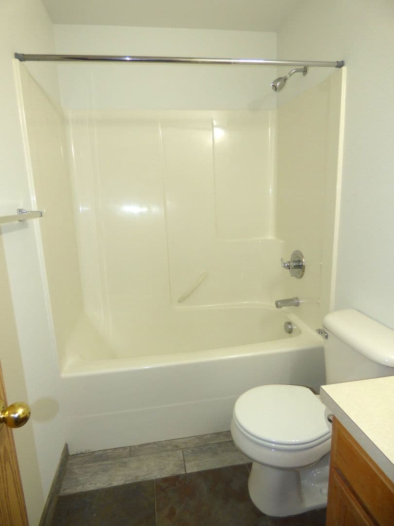 Amity Apartment: 102/104/106 Rice LN