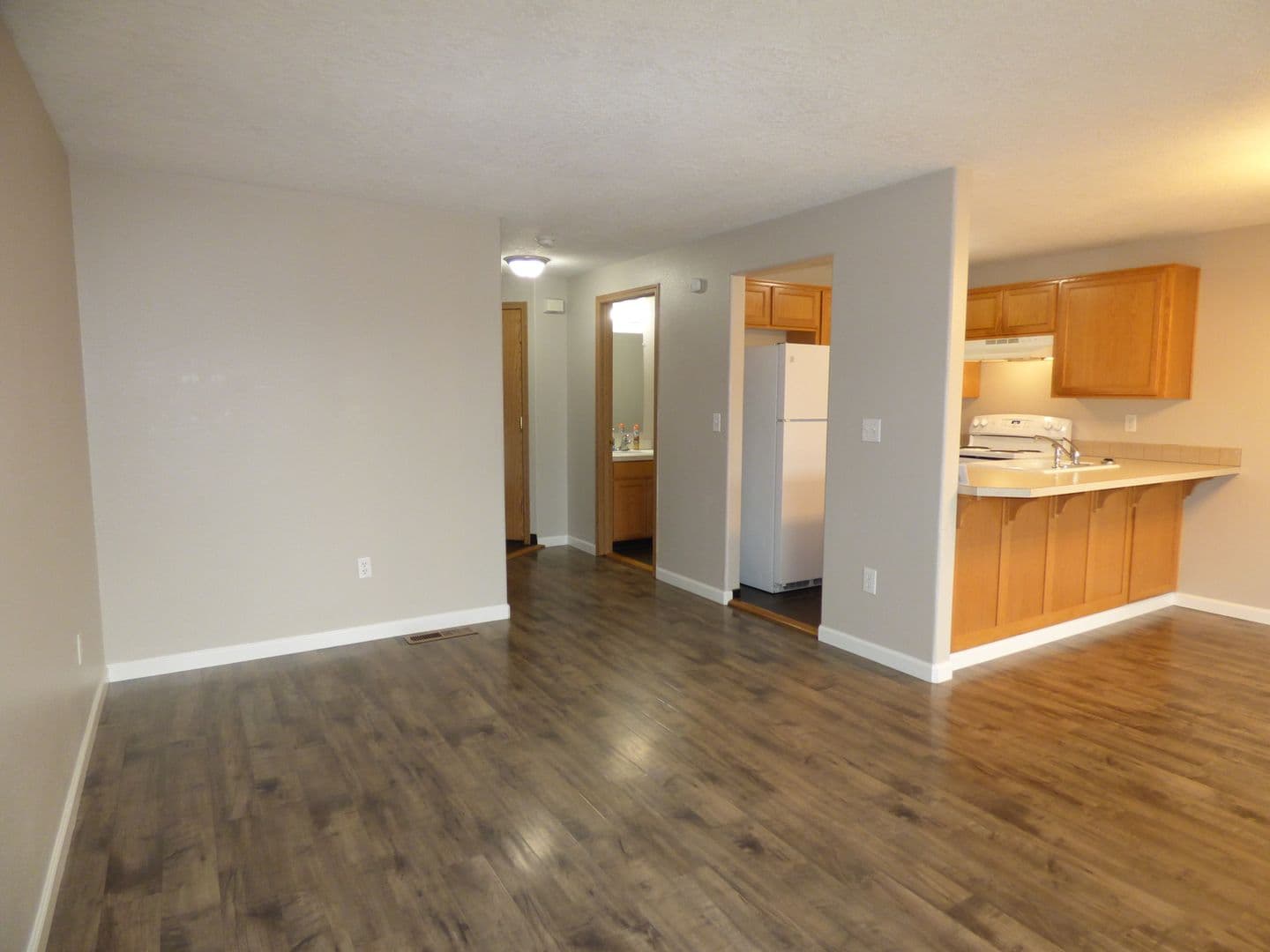 Amity Apartment: 102/104/106 Rice LN