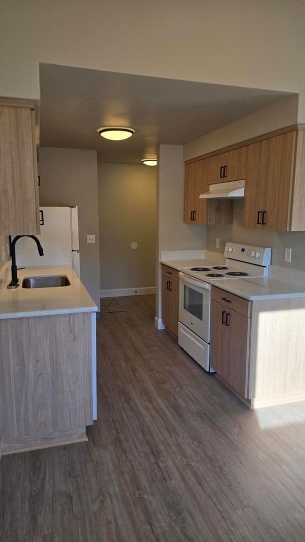 Salem Apartment: 3684 Fisher Rd NE