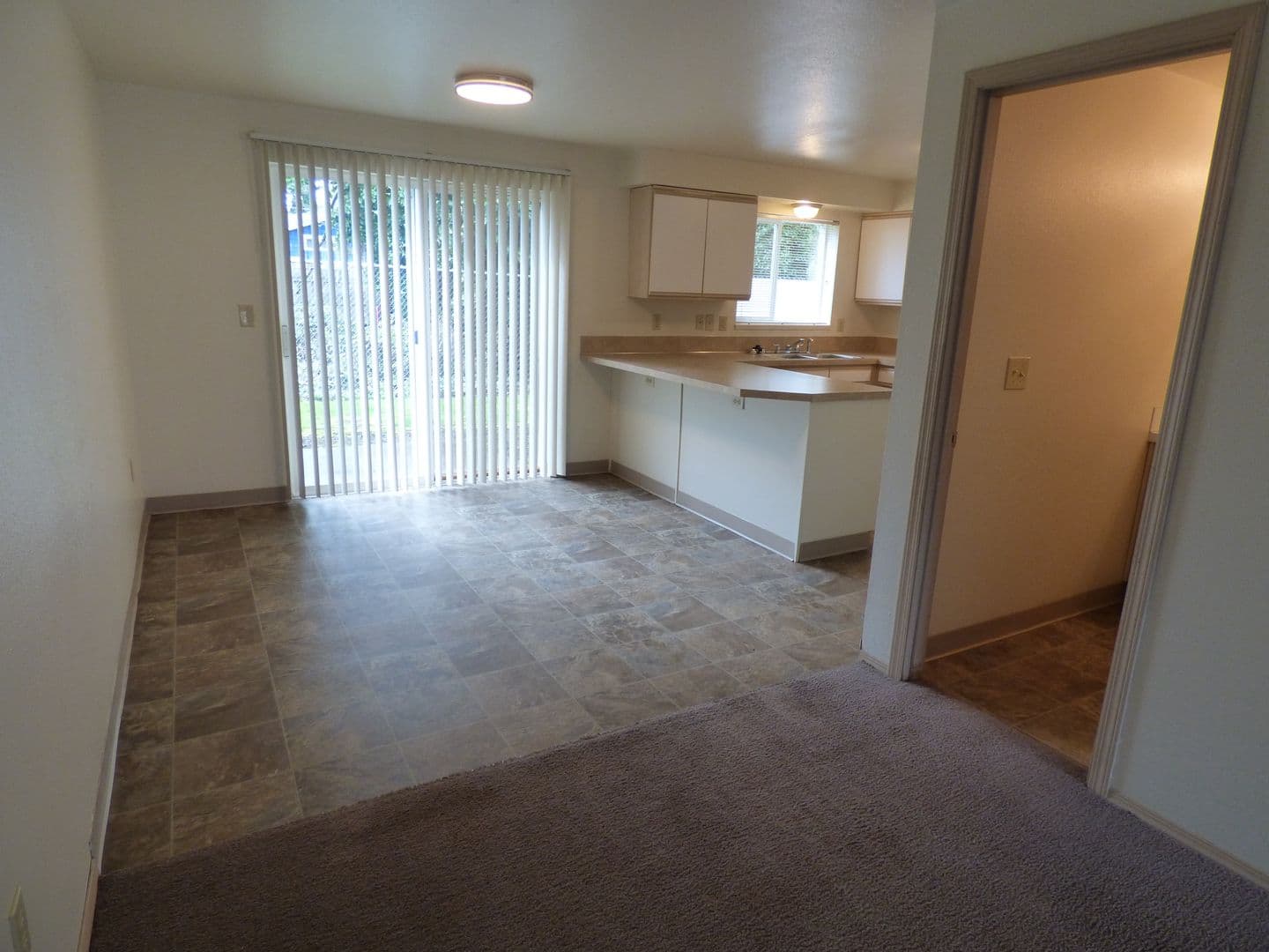 Lebanon Apartment: 901-1021 E Grant St