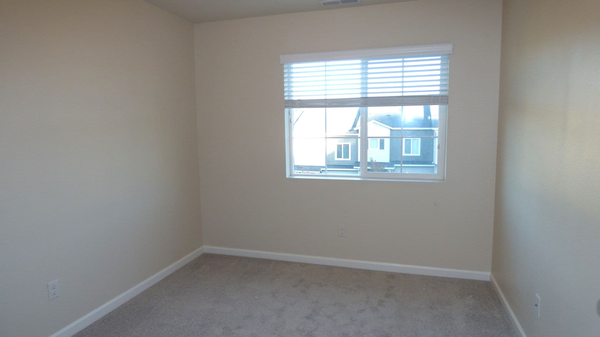 Salem House: 5757 Joynak St S