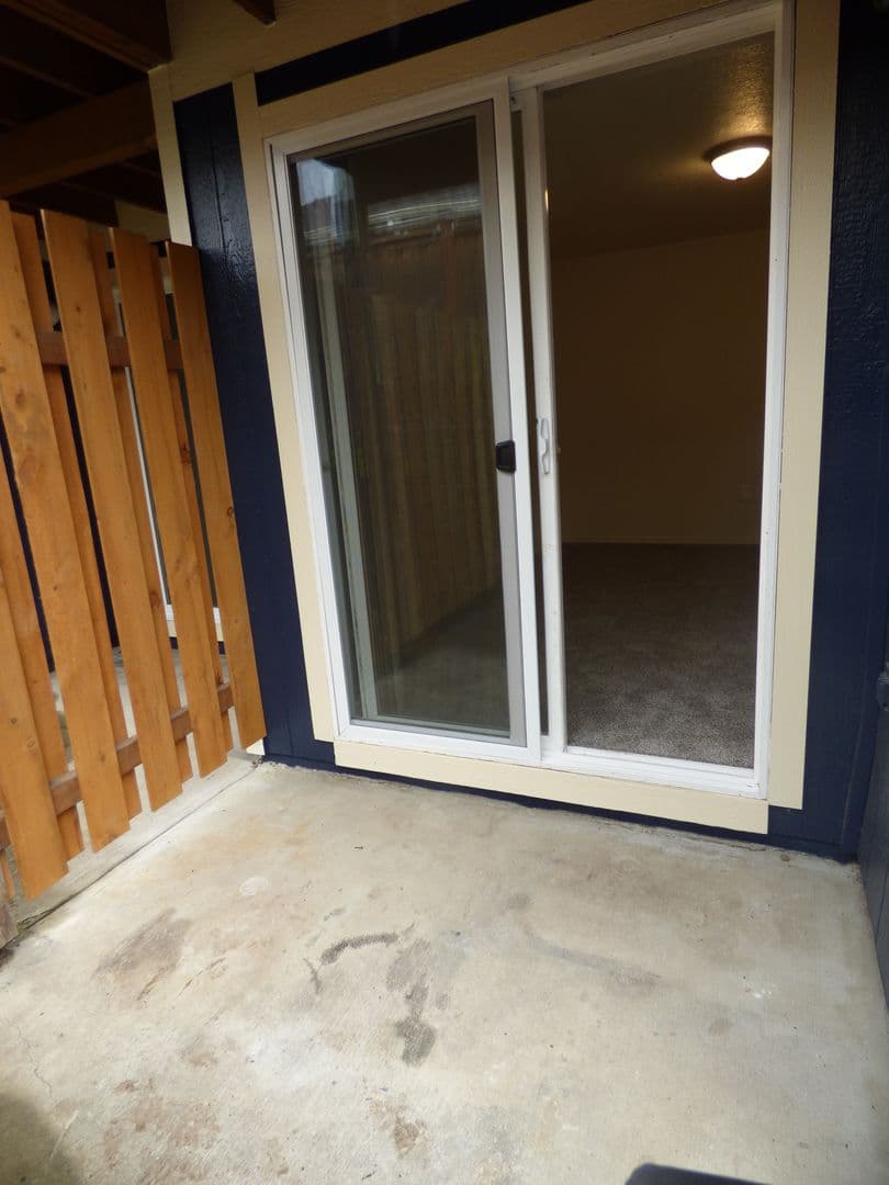 Salem Apartment: 228 Stoneway Dr NW #100