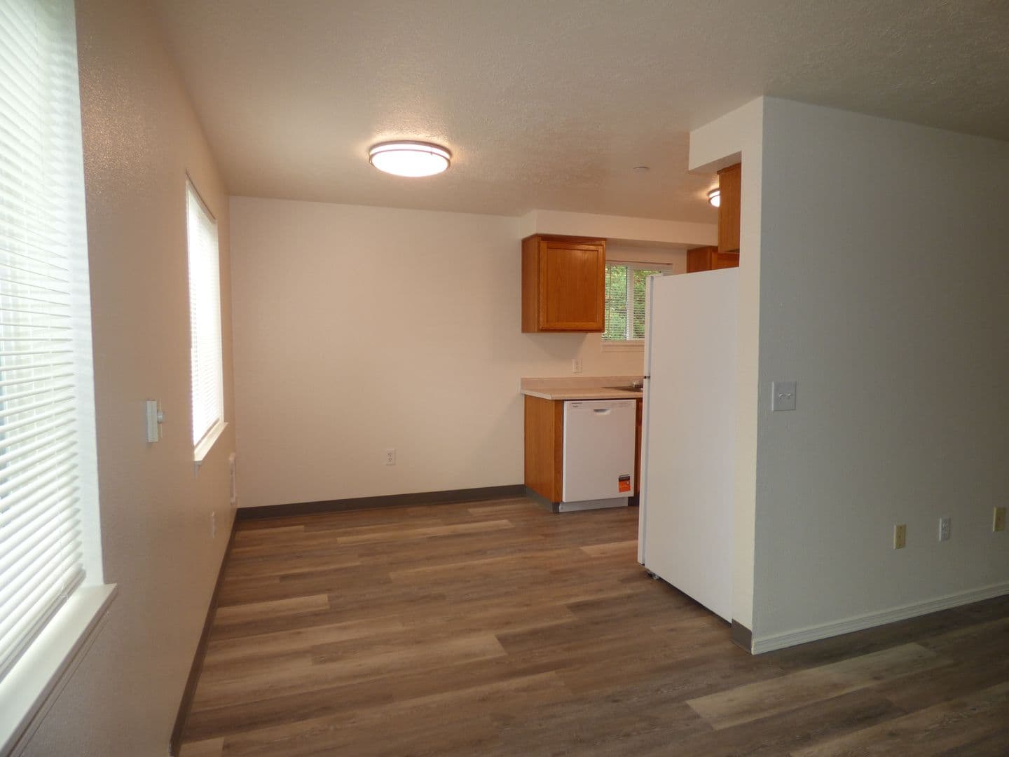 Salem Apartment: 228 Stoneway Dr NW #100