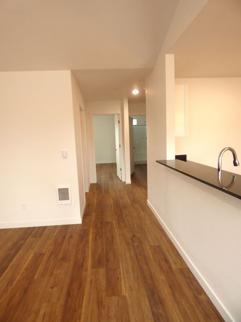 Lebanon Apartment: 50 Market St