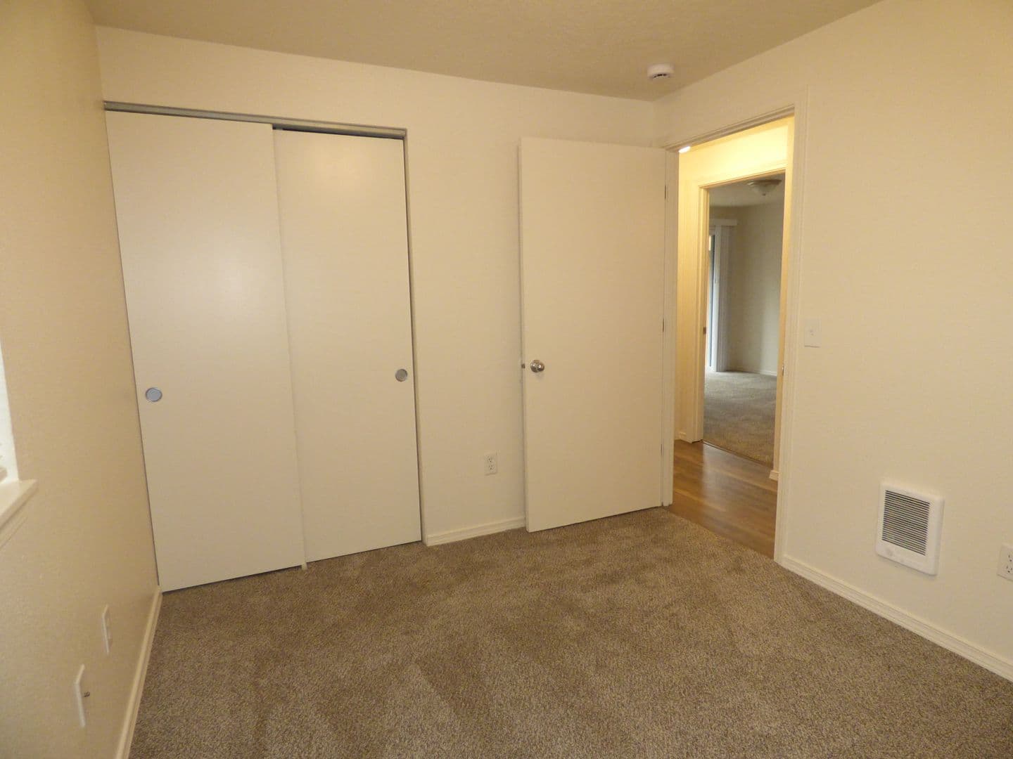 Salem Apartment: 228 Stoneway Dr NW #100