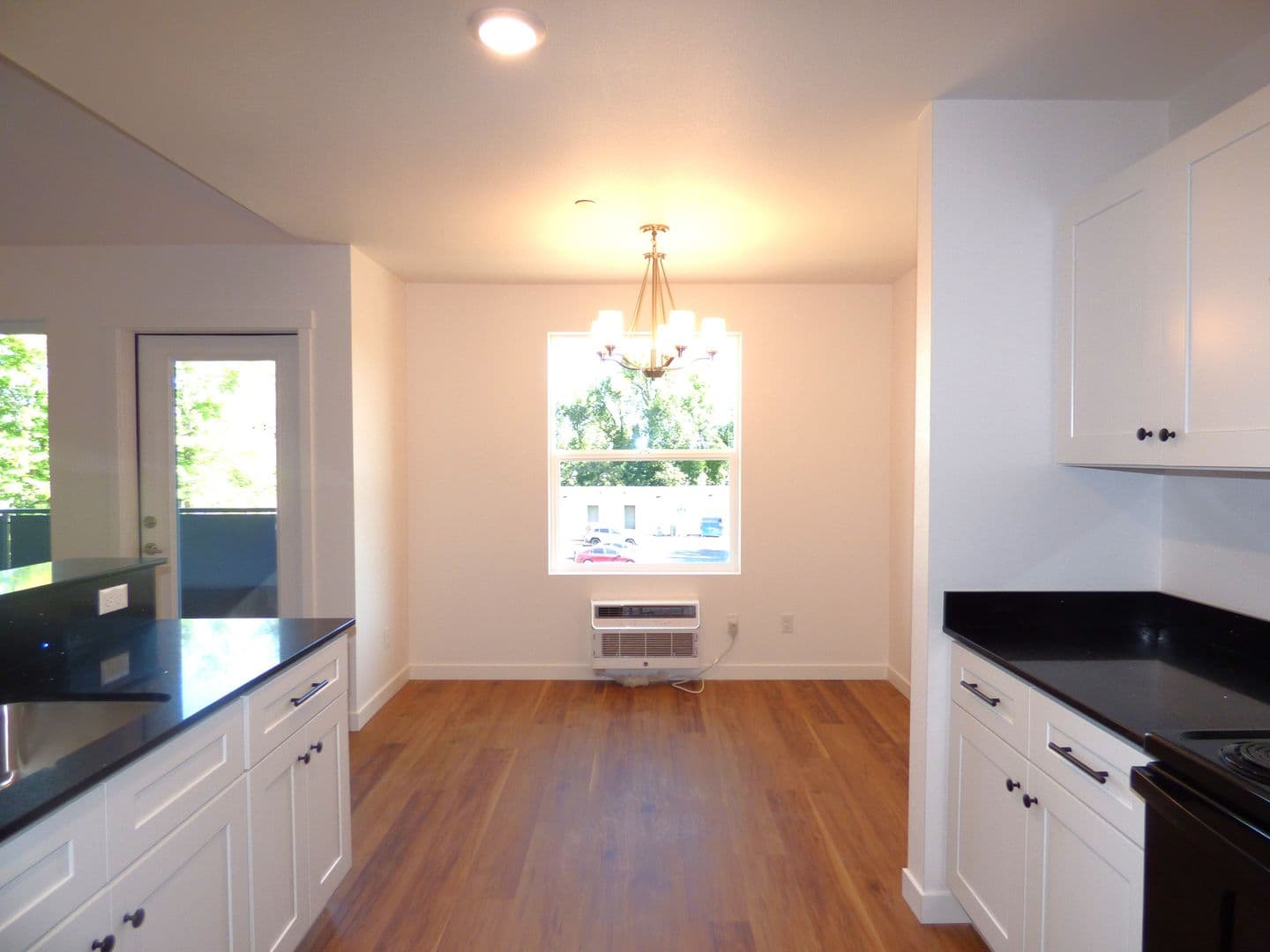 Lebanon Apartment: 50 Market St