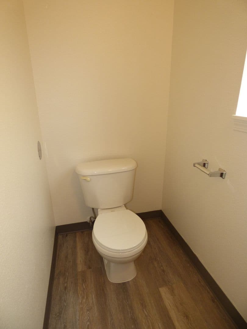 Salem Apartment: 228 Stoneway Dr NW #100