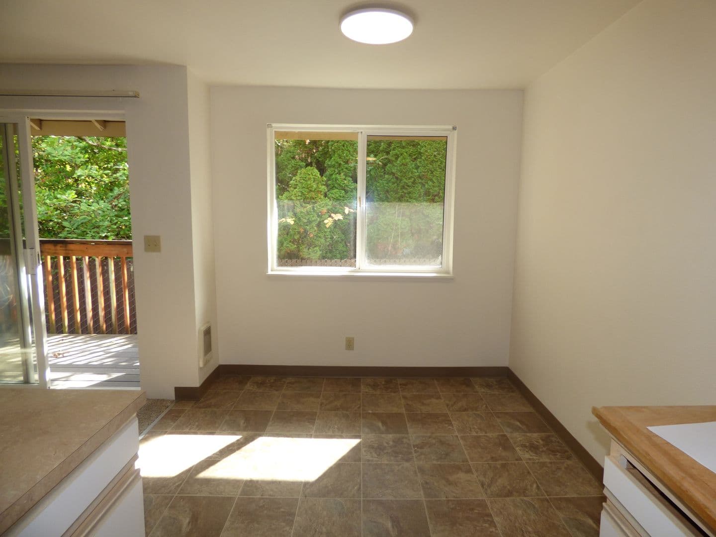 Salem Apartment: 3102 Bluff Ave SE #06