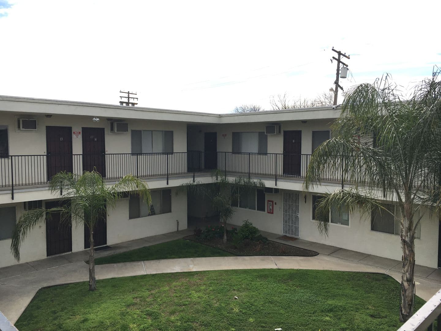 Modesto Apartment: 123 College Avenue