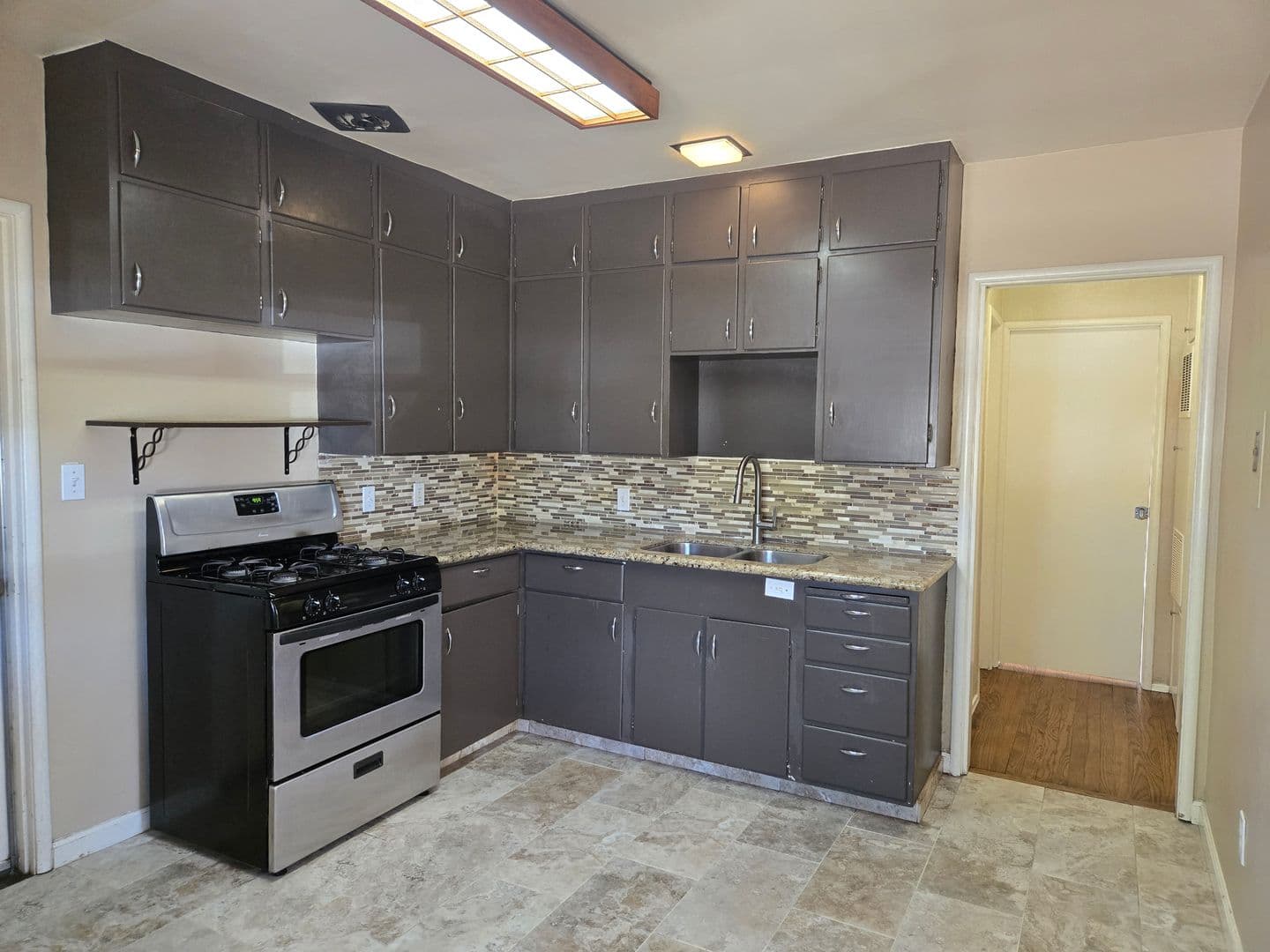 Modesto House: 328 Covena Avenue