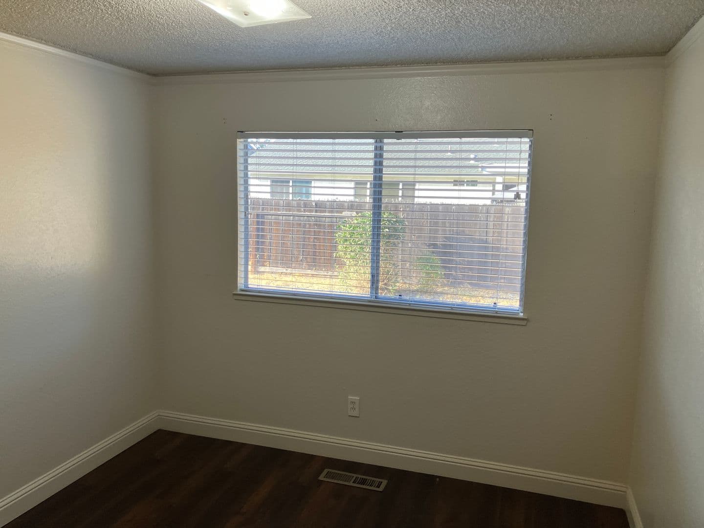 Modesto House: 1917 Pars Way