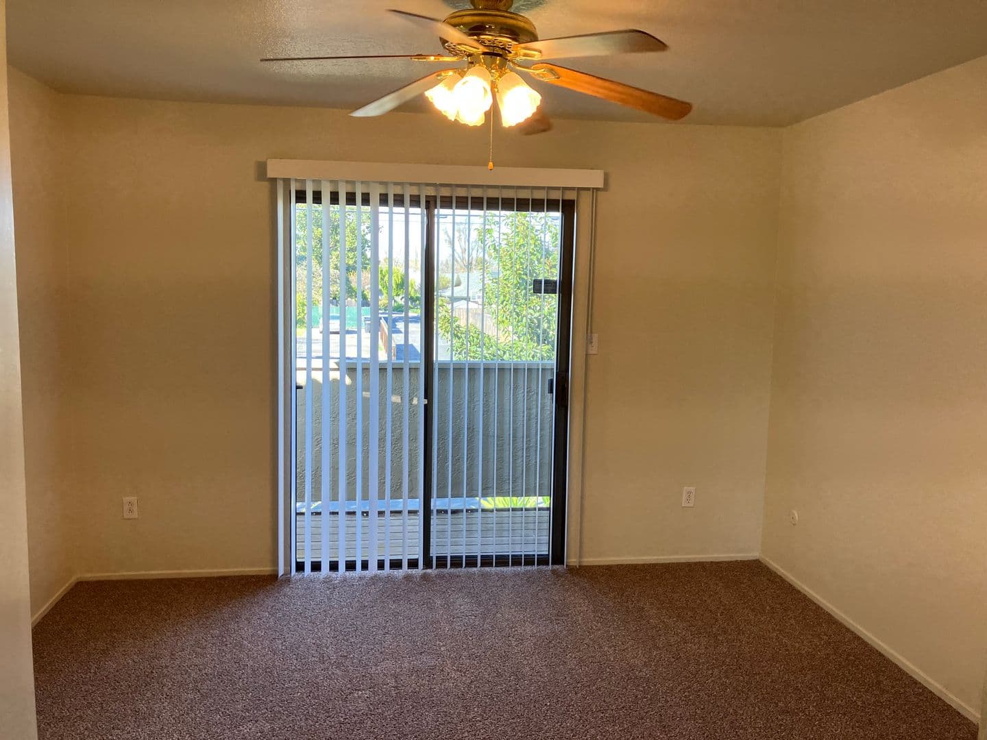 Modesto Townhome: 1244 W Roseburg Ave - D