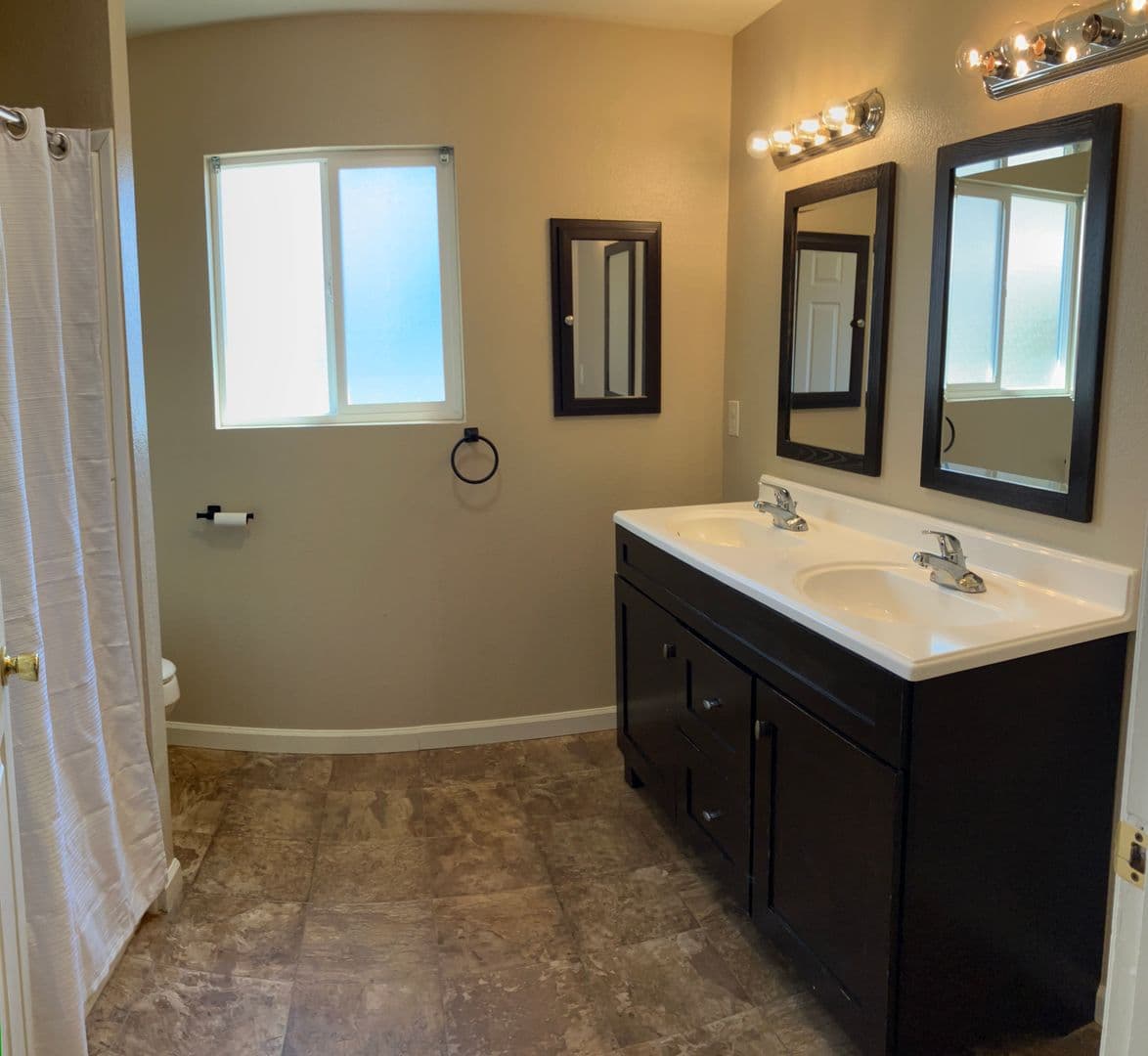Escalon House: 17168 Seidner Road