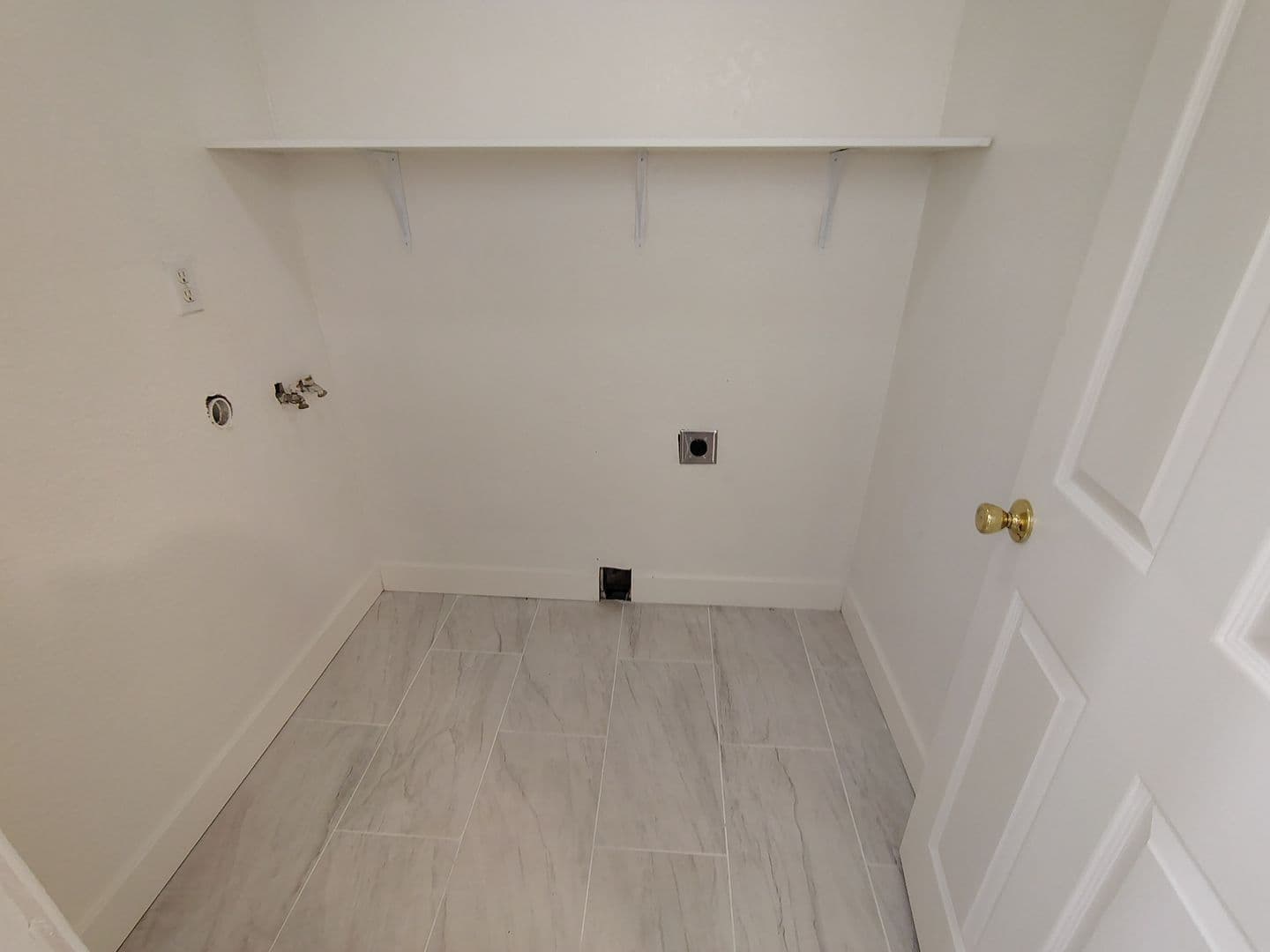 Modesto Apartment: 1351 Leonard Avenue - A