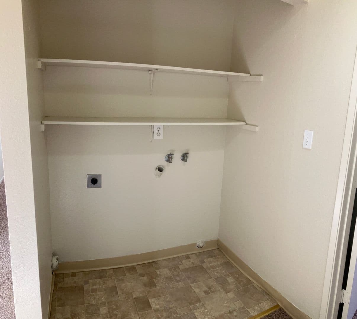 Modesto Townhome: 1244 W Roseburg Ave - D