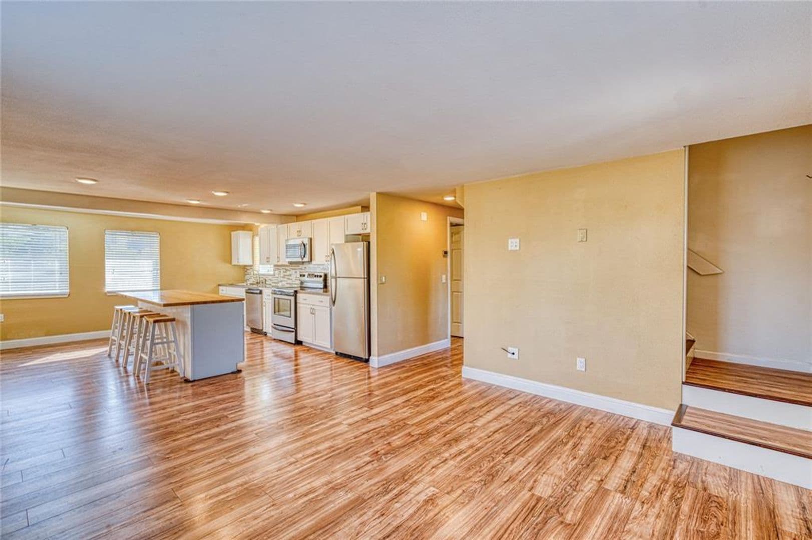 Kalispell House: 296 Hartt Hill Dr