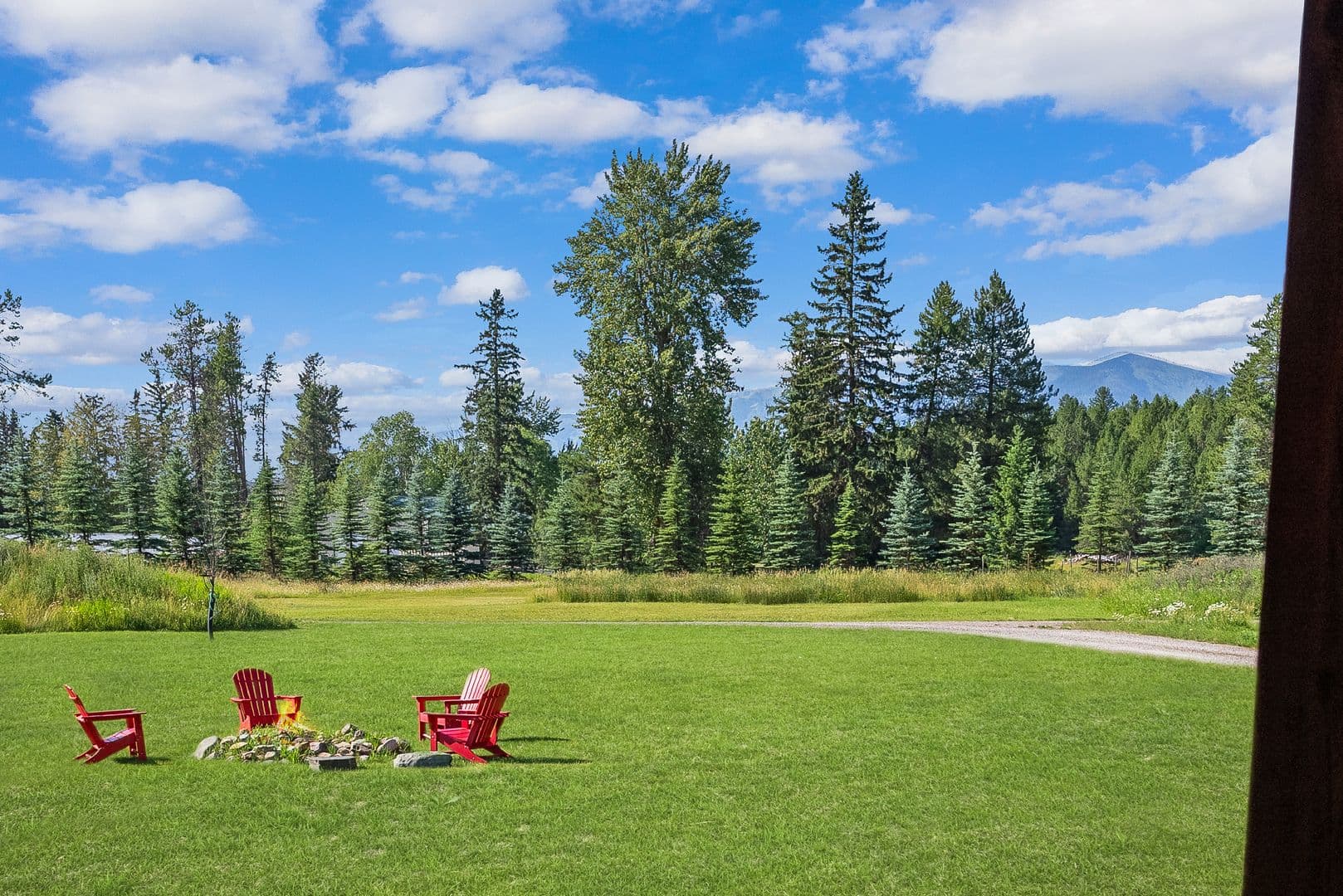 Columbia Falls House: 4579 Trumble Creek Rd