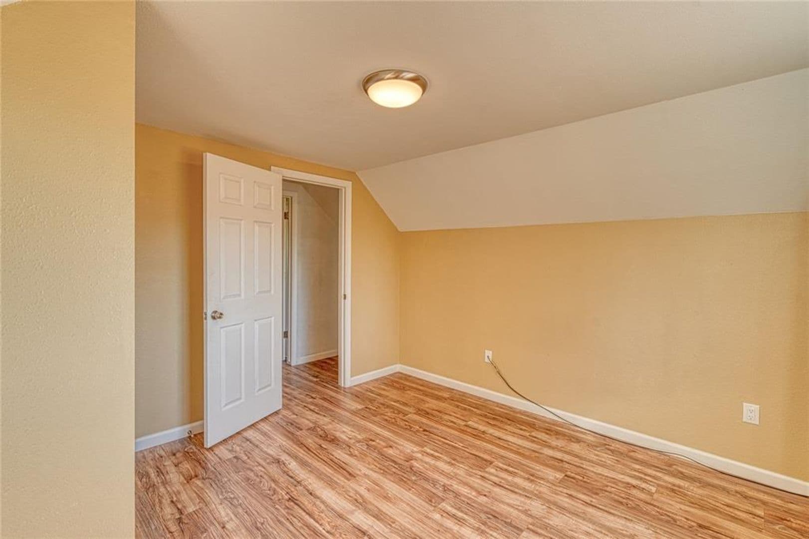 Kalispell House: 296 Hartt Hill Dr