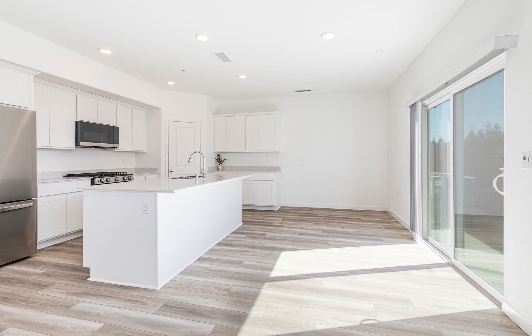 Fresno House: 6337 W Austin Ave