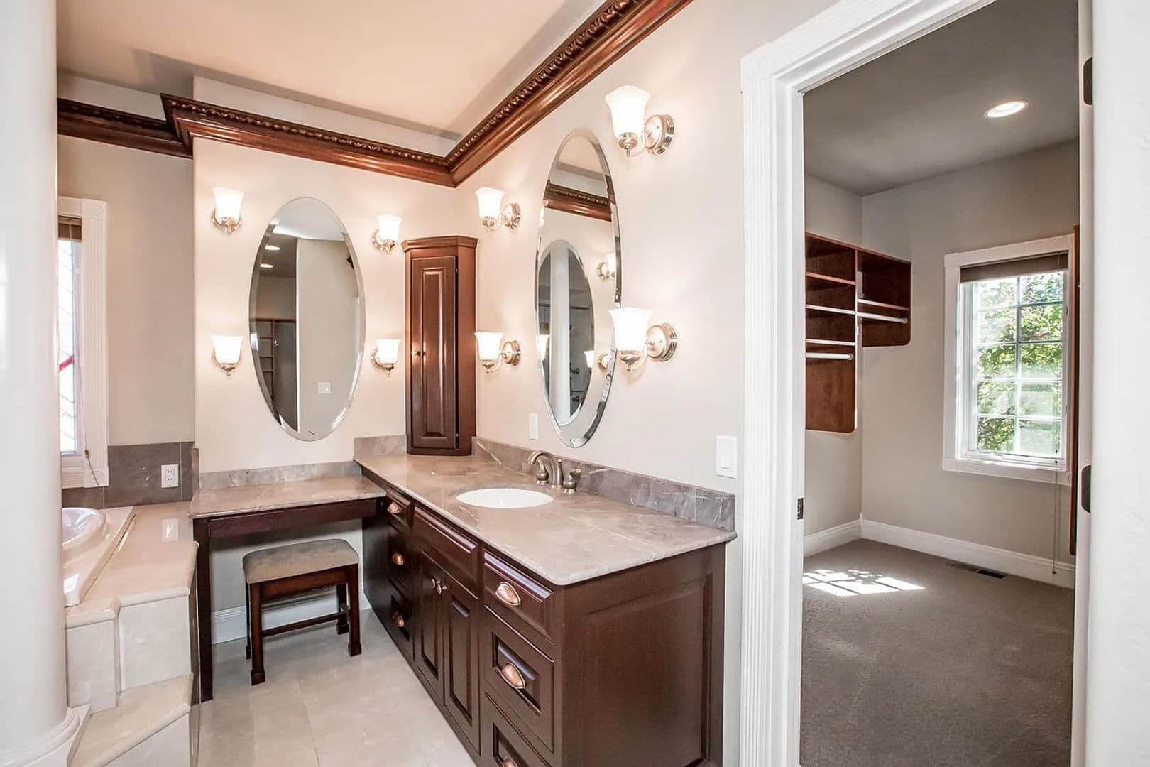 Kalispell House: 362 E Bowman Dr