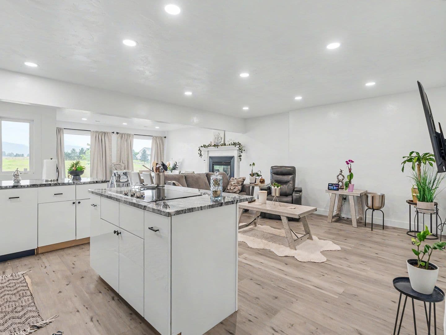 Kalispell House: 74 Stillwater Rd