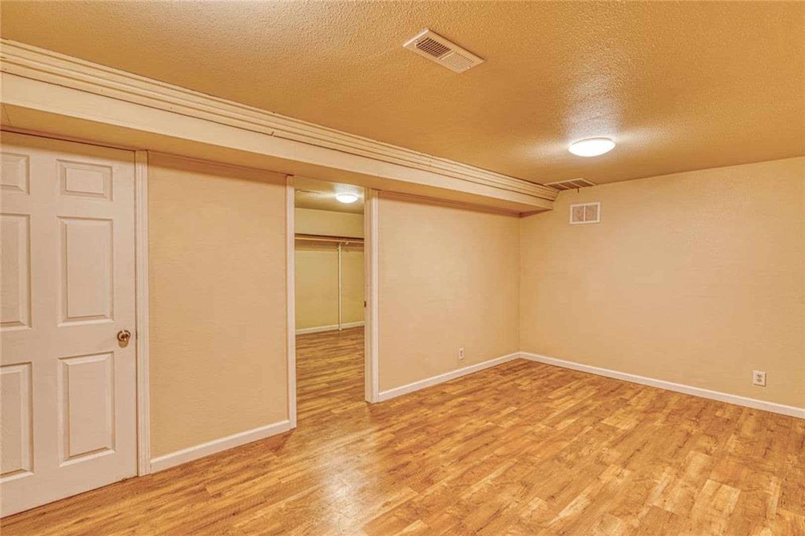 Kalispell House: 296 Hartt Hill Dr