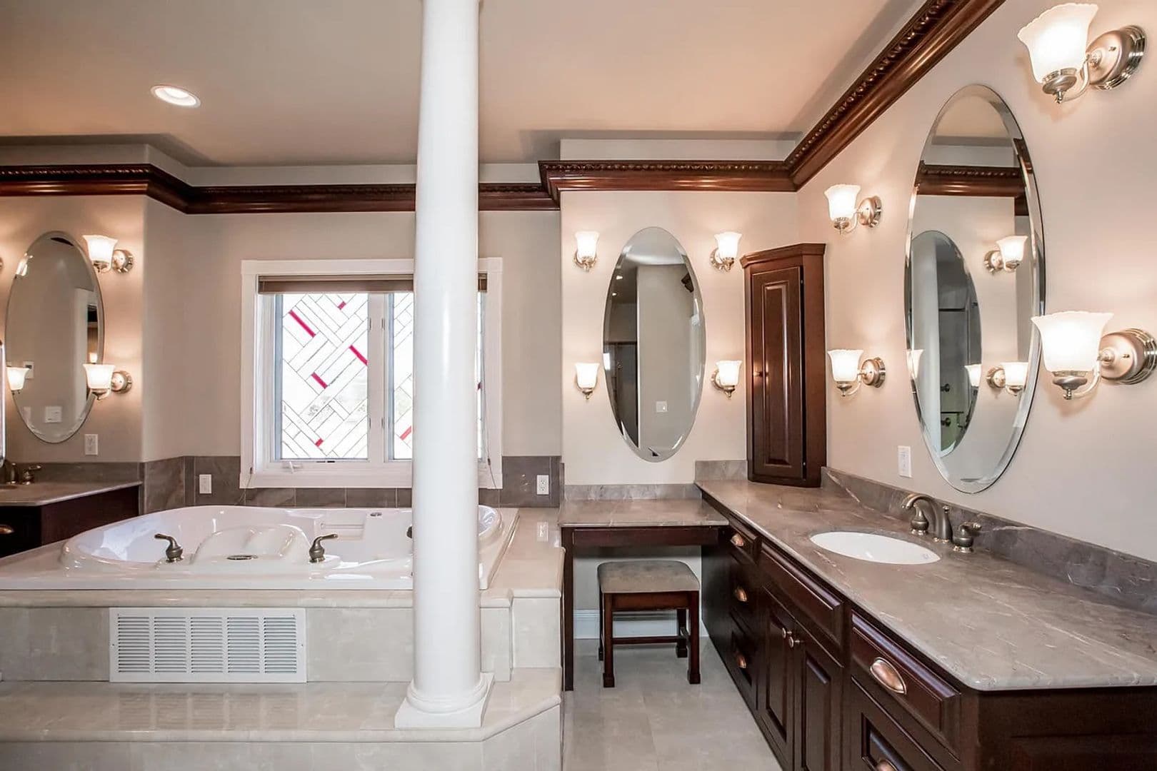 Kalispell House: 362 E Bowman Dr