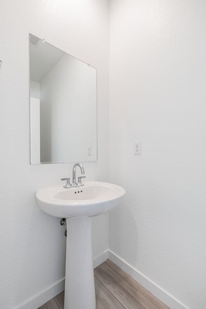 Fresno House: 6337 W Austin Ave