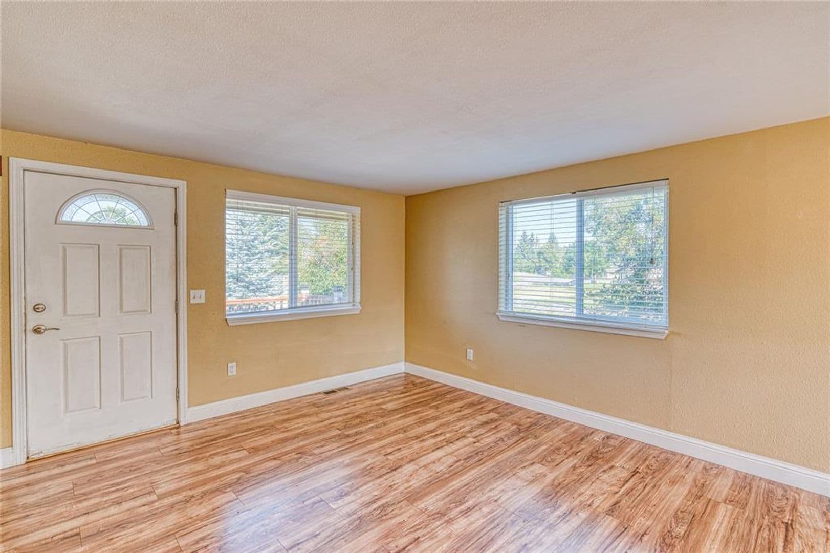 Kalispell House: 296 Hartt Hill Dr