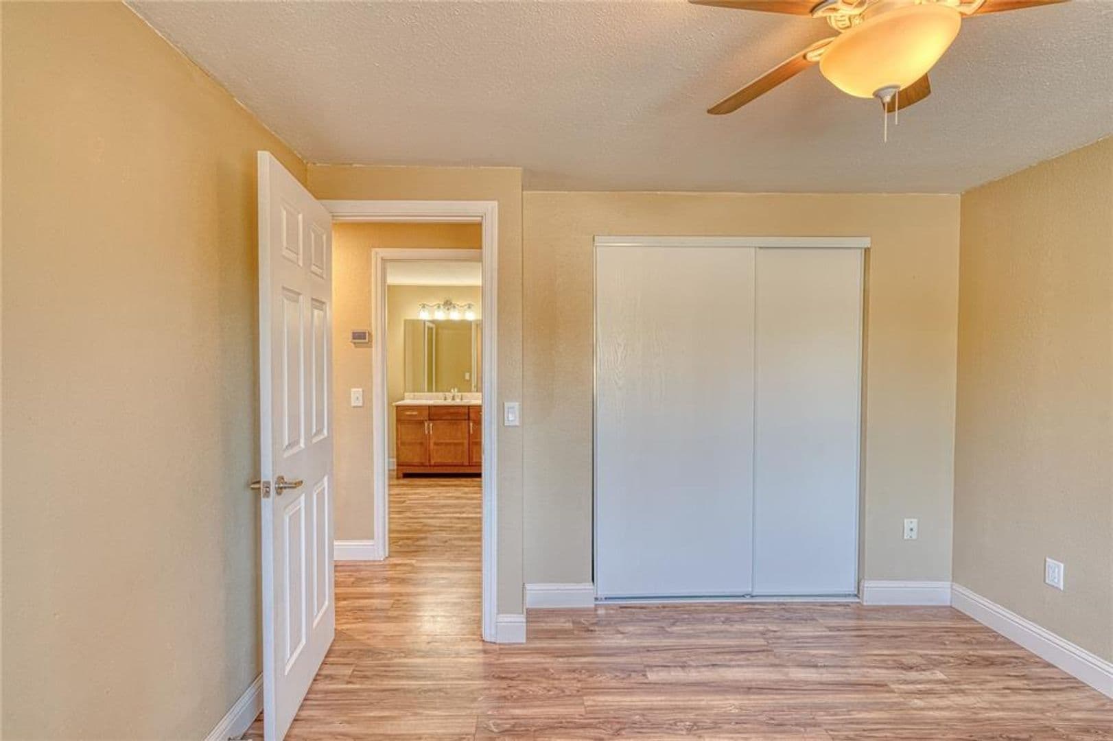Kalispell House: 296 Hartt Hill Dr