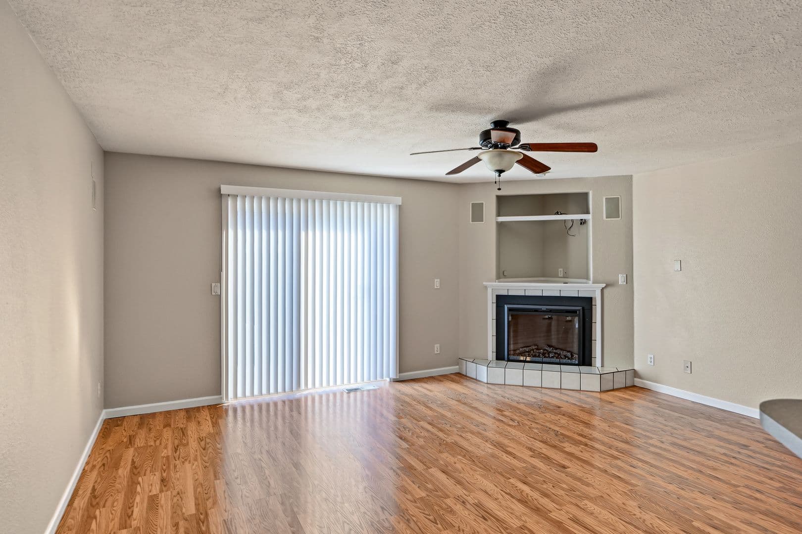 Salem House: 4468 Countryside Ct NE