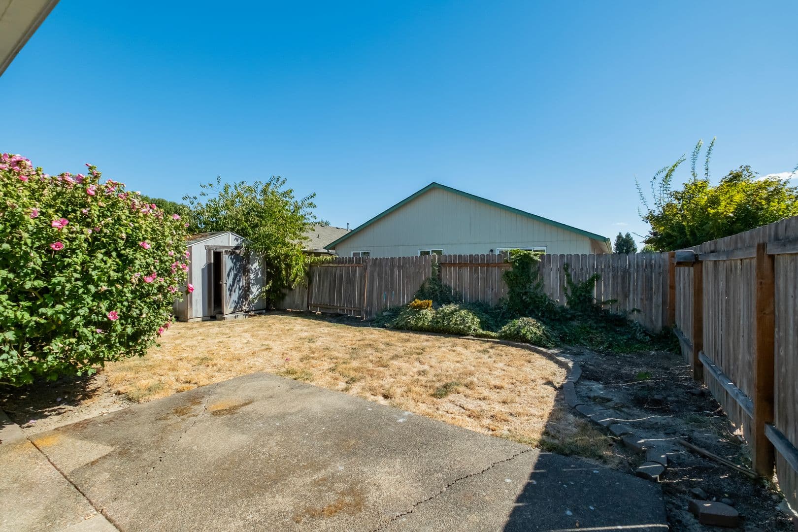 Albany House: 3234 23rd Avenue Southeast