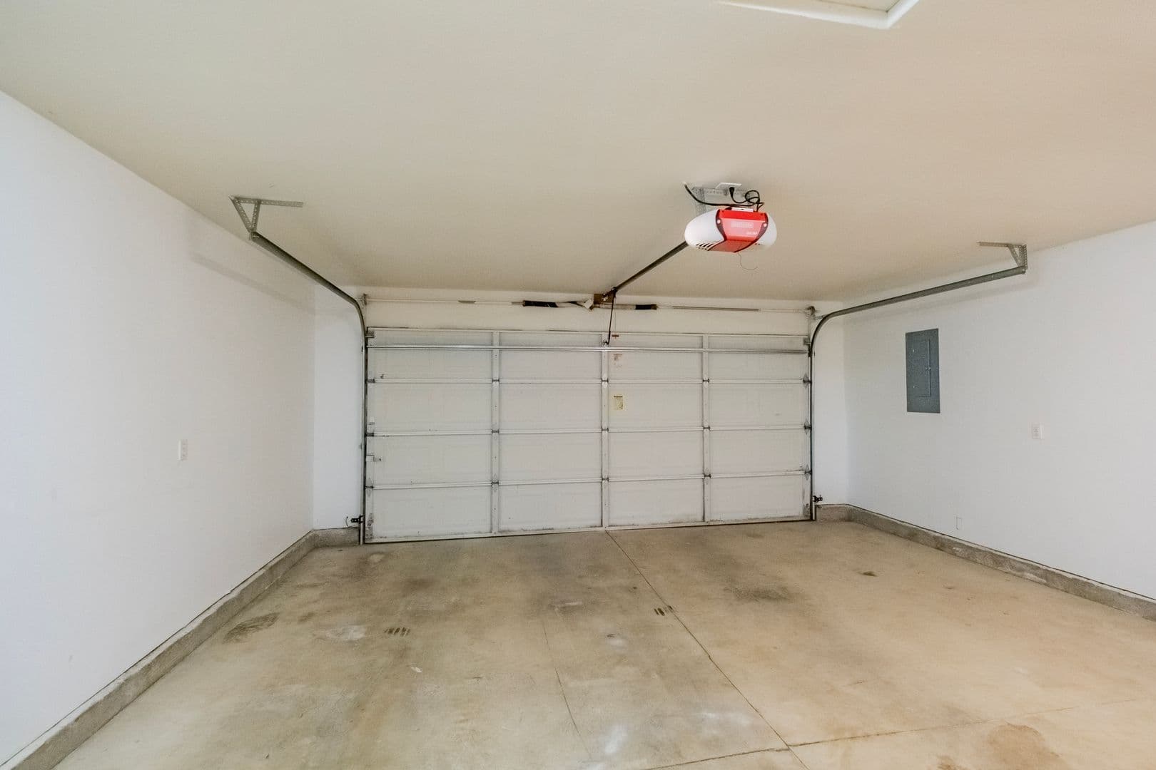 Albany House: 3234 23rd Avenue Southeast