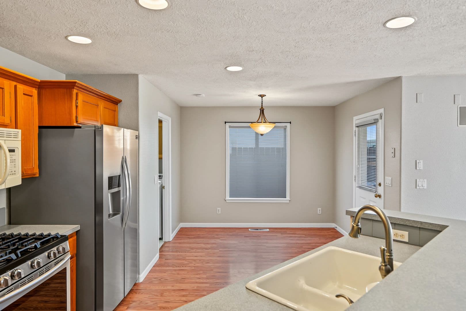 Salem House: 4468 Countryside Ct NE