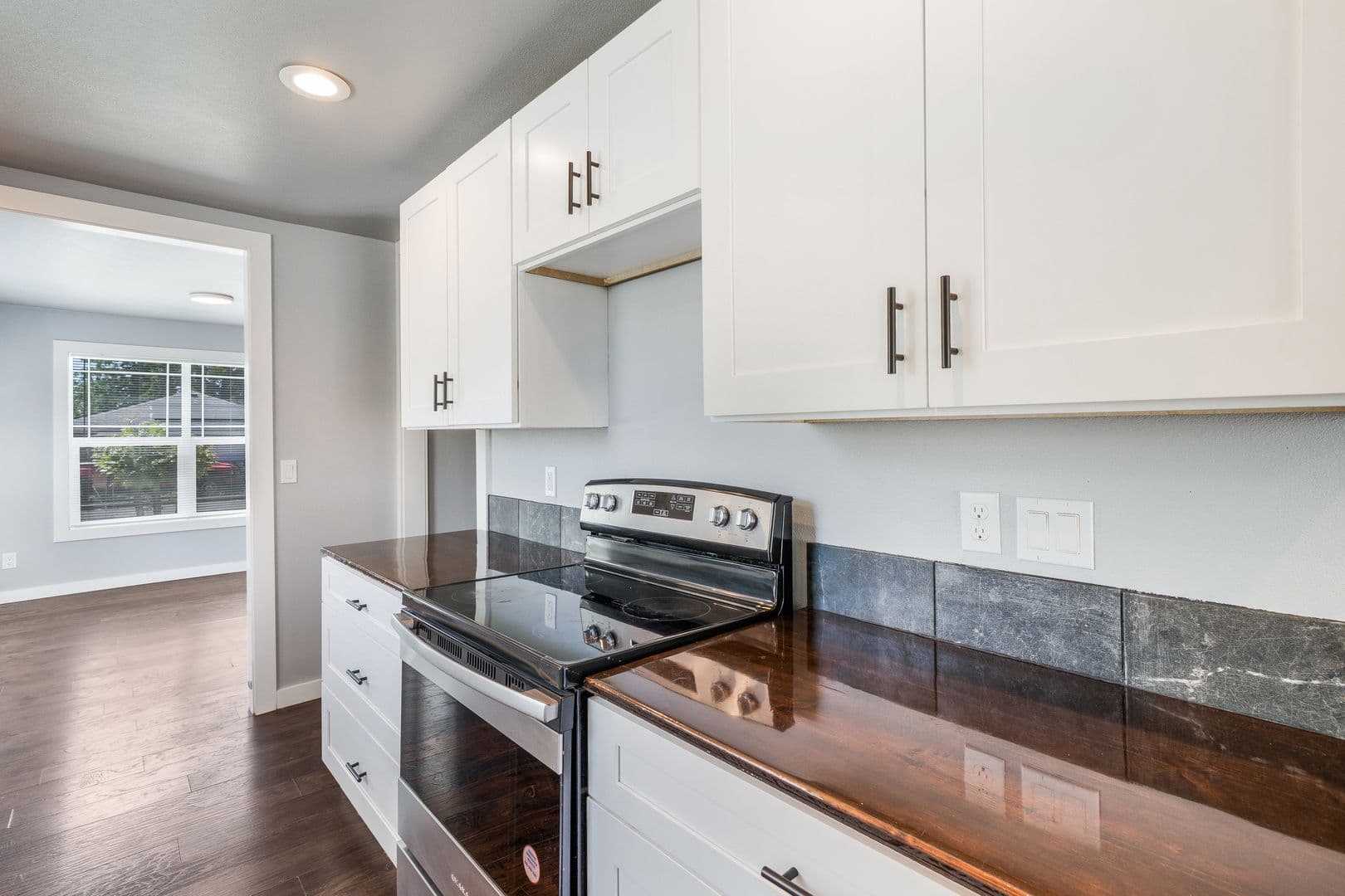 Independence Apartment: 415 S 11th Street