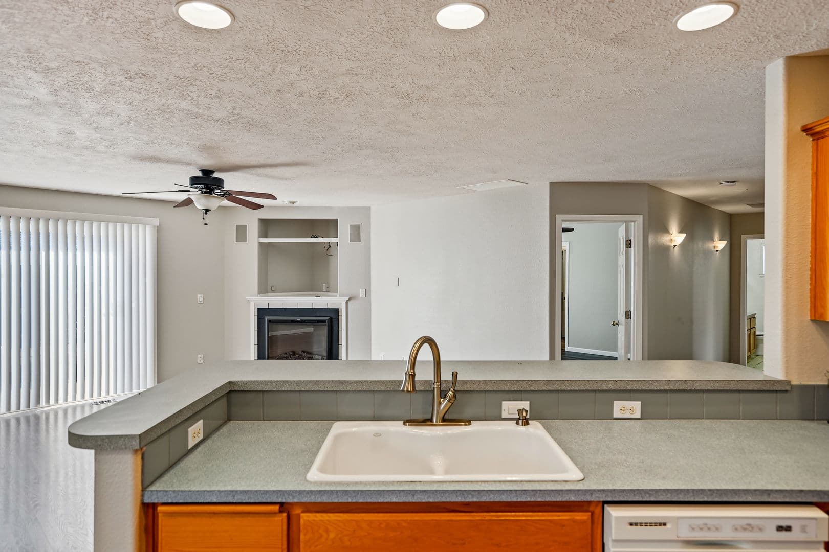 Salem House: 4468 Countryside Ct NE