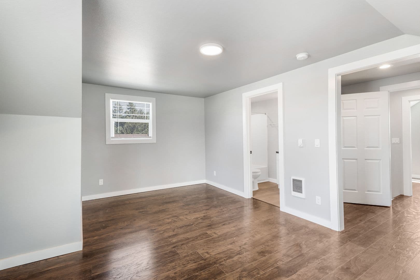 Independence Apartment: 415 S 11th Street