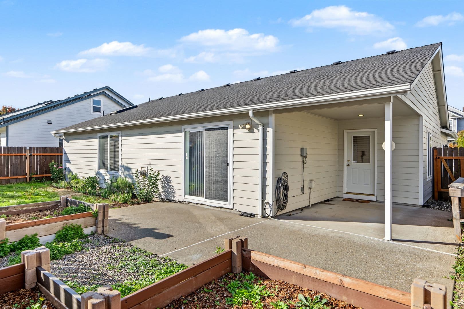 Salem House: 4468 Countryside Ct NE